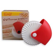 Pastry Decorative Dough Pizza Cake Pie Cutting Wheel Roller -Red