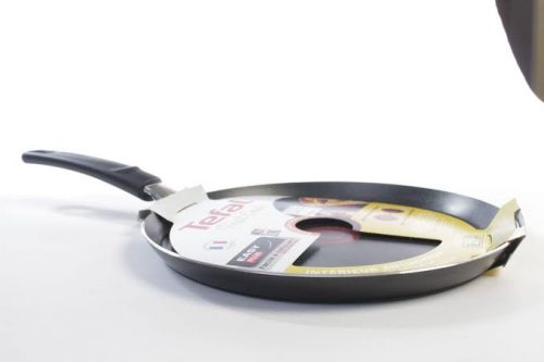 Tefal ECO-Respect Non-Stick Crepe Pancake, Roti Bread, Egg,Chapati frying Pan 25 cm B3041002