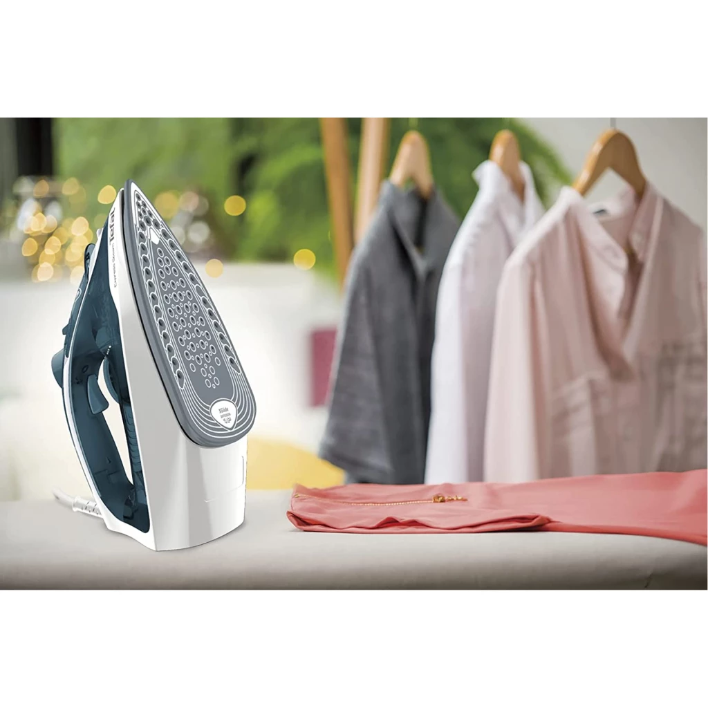 Tefal Express Steam 270ml Steam Iron FV2831M0, 2400 Watts, Blue/White, Cerilium/Plastic