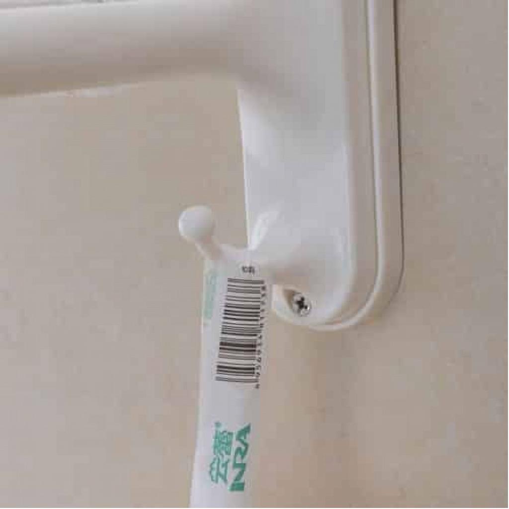 Kitchen And Bathroom Towel Rack With Magic Suction Cup and 5 Crossbars - White