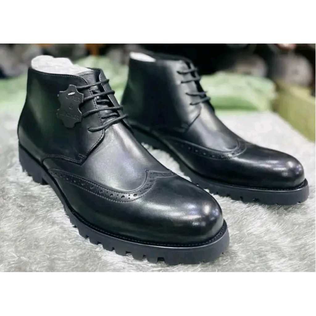 Men's Clarks Boot Shoe Boot-Black