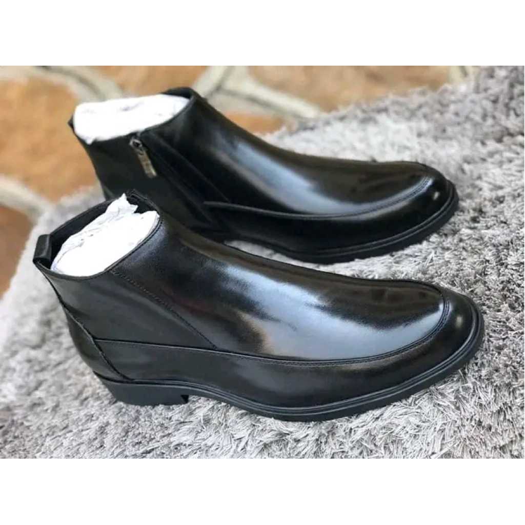 Men's Clarks Shoe Boot-Black