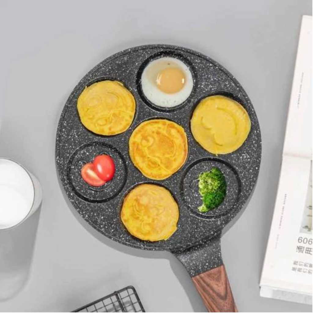 Non Stick Round Smiling Face Baking Pan- Black