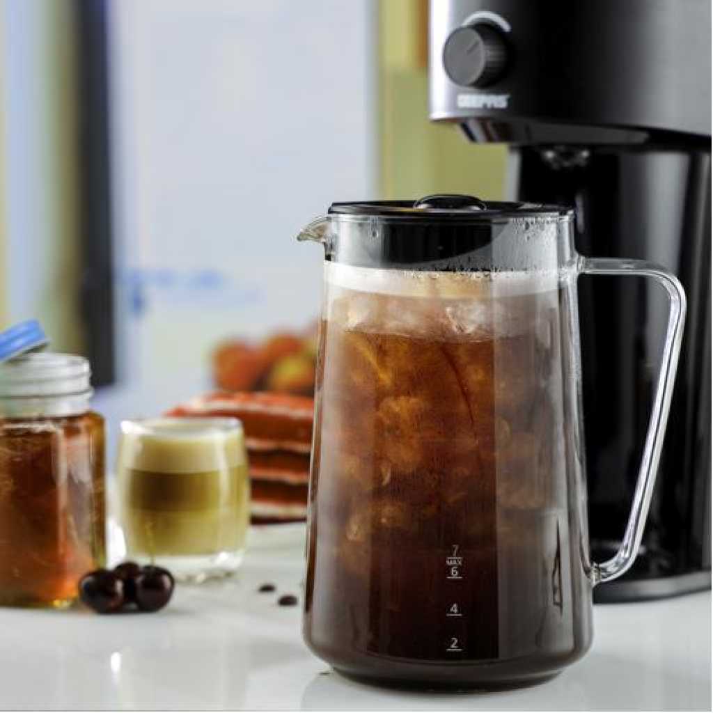 Geepas 2.5L Ice Tea/ Coffee Maker, With Permanent Nylon Filter, GCM41516 | Ice Tea Maker with Infusion Pitcher for Hot/Cold Water | Iced Coffee Maker for Ground Coffee with Brew Strength Selector