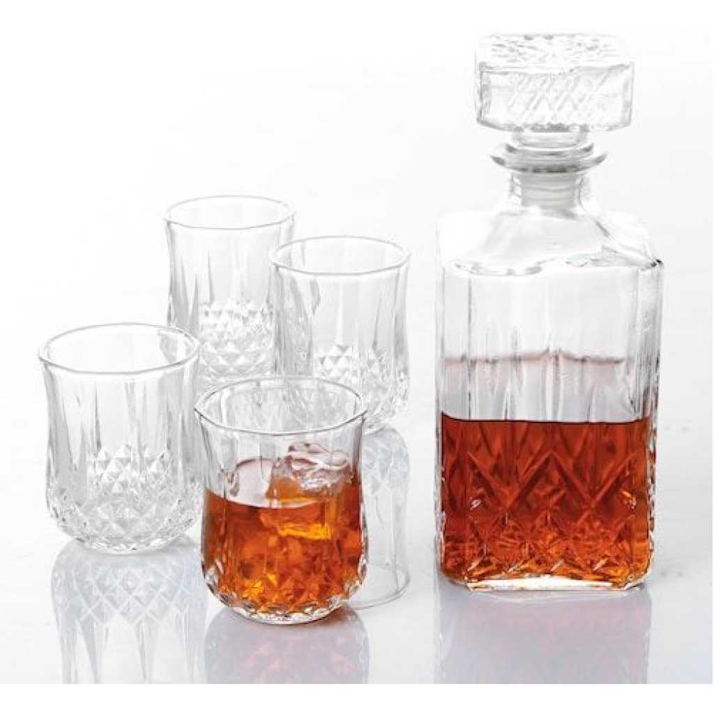 4 Piece Glasses And 1Piece Cocktail Whisky Decanter - Colourless .