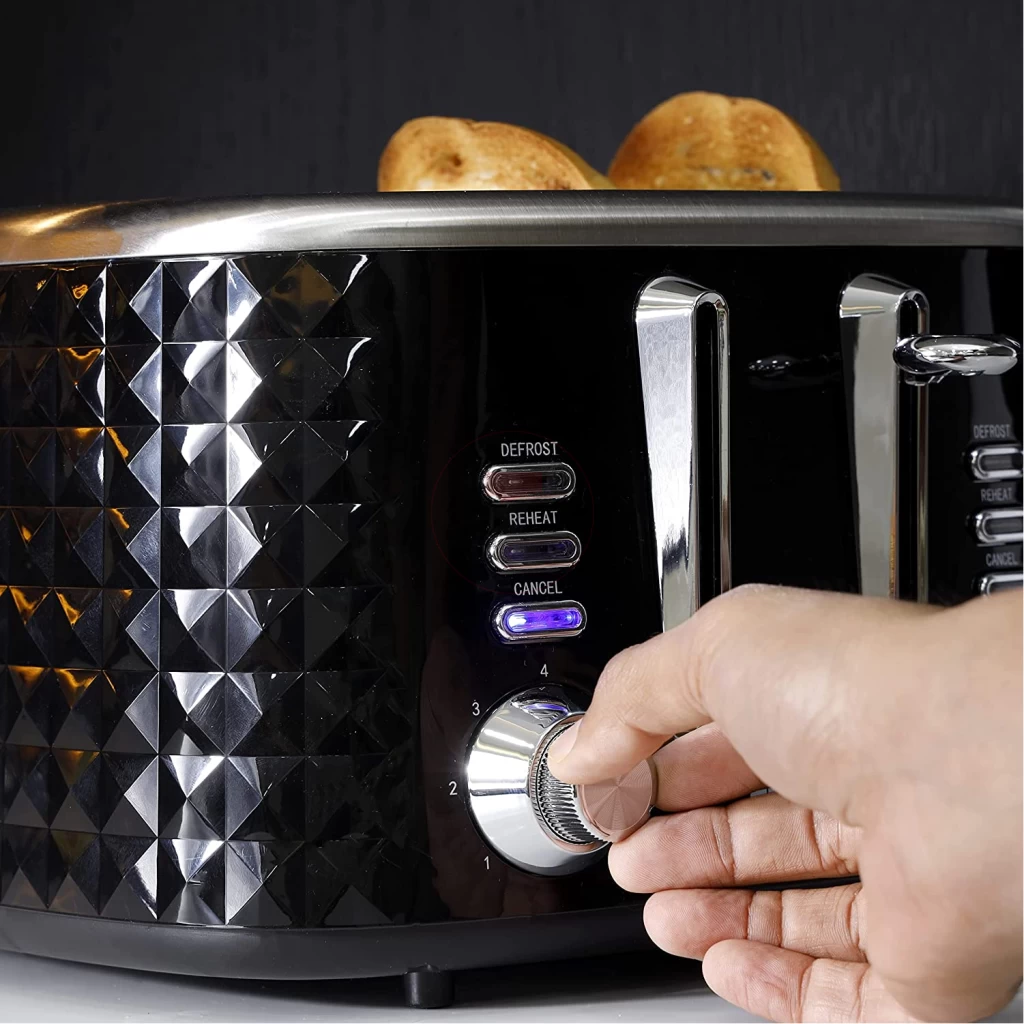 Geepas 4 Slice Bread Toaster GBT36537 - Adjustable 7 Browning Control 4 Slice Pop-Up Toaster with Removable Crumb Collection Tray, Self-Centering | Cancel, Defrost & Reheat | Perfect Sandwiches, Toast & More