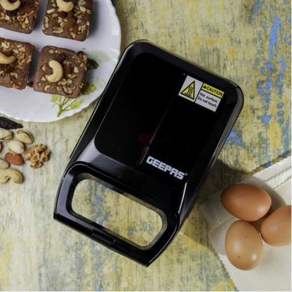 Geepas 4Pcs Brownie MakerBrownie Maker, 4 Bites At A Time, GBM63050 | Non-Stick Cooking Plate | Safety Lock | Cool Touch Handles | Skid -Resistance Feet | Power On & Ready Indicator - 600W