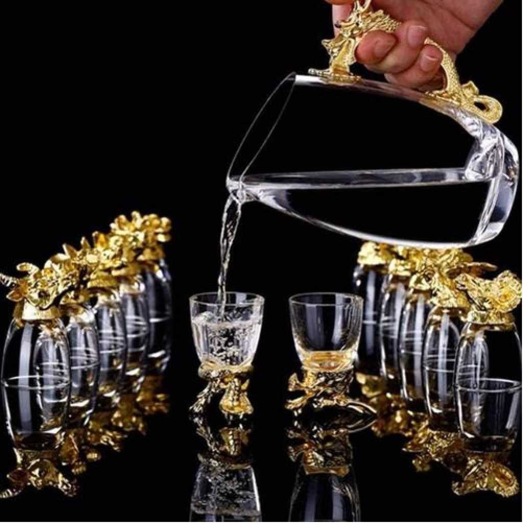 Wine Carafe Twelve Zodiac Signs Tumblers Glasses And 2 Whisky Decanters Gift Set Shot Glasses with Animal Head Creative Retro Sake Vodka Cups Dispenser Shot Glass Crystal Cups Decanter Packed In A PU Suitcase As A Perfect gift For Bar And Party- Gold